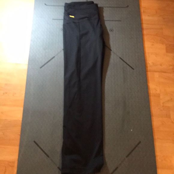 “LOLE” Black Ladies Leggings . - Picture 10 of 13